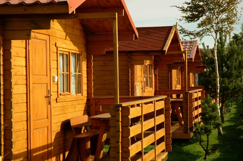 Nakvynė Leboje: kambariai, bungalow nameliai, mediniai, olandiški namai, kempingo aikštelė – Lenkija