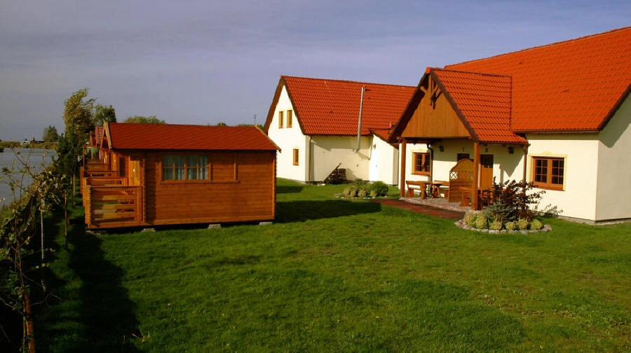 Nakvynė Leboje: kambariai, bungalow nameliai, mediniai, olandiški namai, kempingo aikštelė – Lenkija