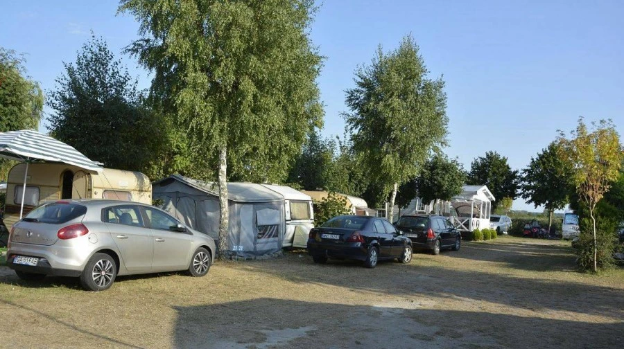 Nakvynė Leboje: kambariai, bungalow nameliai, mediniai, olandiški namai, kempingo aikštelė – Lenkija